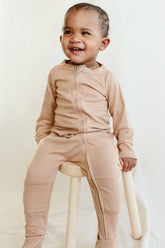 GROW WITH YOU FOOTIE + LOOSE FIT | SANDSTONE Onesies goumikids NB 