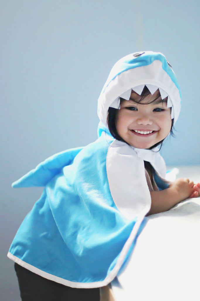 Baby/Toddler Shark Cape by Great Pretenders USA Great Pretenders USA Size 12-24 months 
