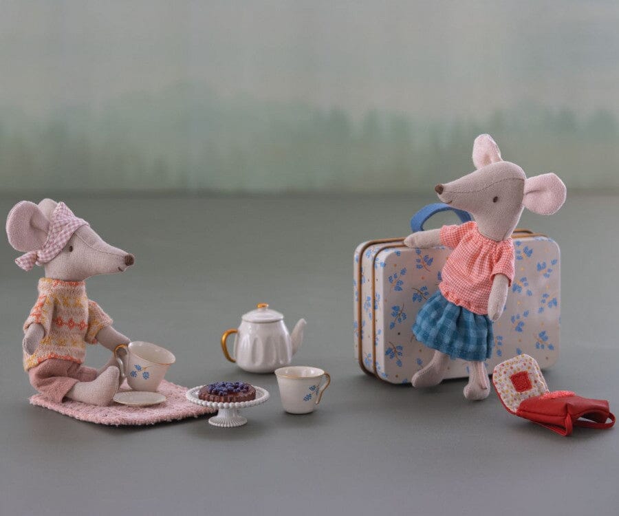 Presale - Afternoon treat, Mouse | Blue madelaine Toys Maileg 