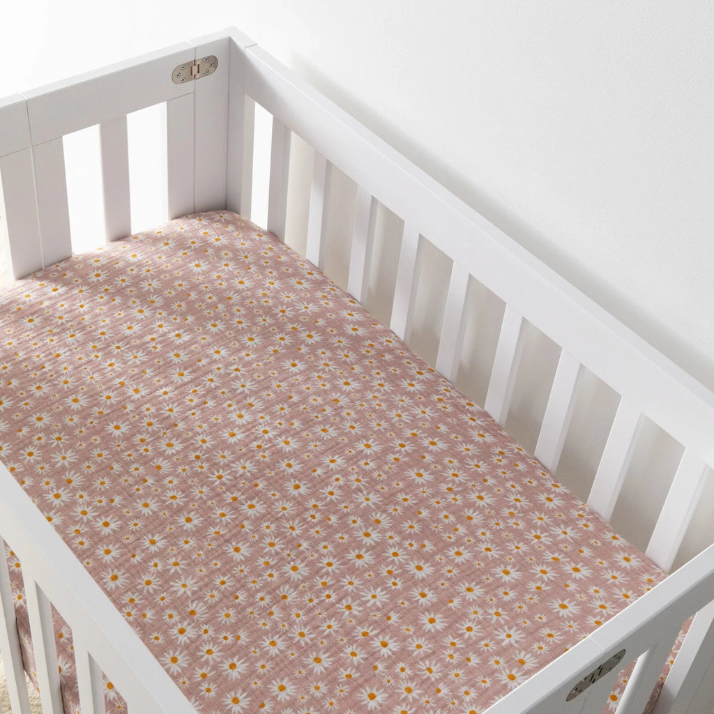 Babyletto | Mini Crib Sheet in GOTS Certified Organic Muslin Cotton | Daisy